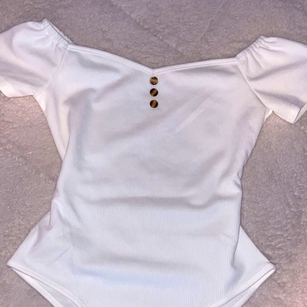 Off shoulder white tee body suit